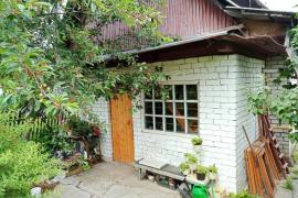 Продается кирпичный дом 50 м2 с земельным участком 8,4 сотки в деревне Квань, на улице Трамплинная.