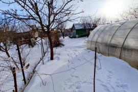 Продается дача в городе.