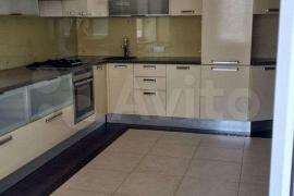 3-к. квартира, 110 м², 4/9 эт.