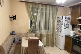 2-к. квартира, 62 м², 3/10 эт.