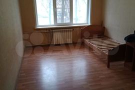 Доля в 2-к. квартире, 45,9 м², 1/5 эт.